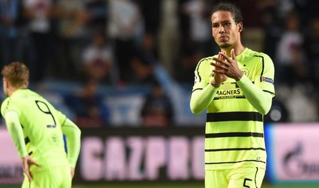 Вирджил ван Дейк, SNS