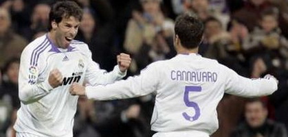 Ван Нистельрой празднует, Reuters