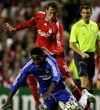 Крауч против Микеля, АР