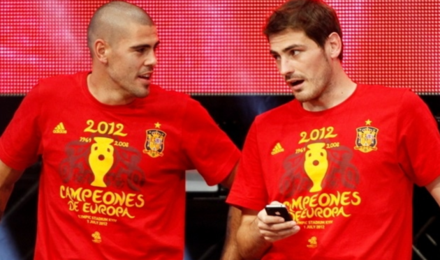 Виктор Вальдес и Икер Касильяс, insidespanishfootball.com