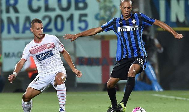 Жоао Миранда (справа), Getty Images