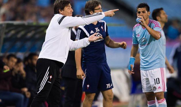 Эдуардо Бериццо (слева) в матче против Барселоны, Getty Images