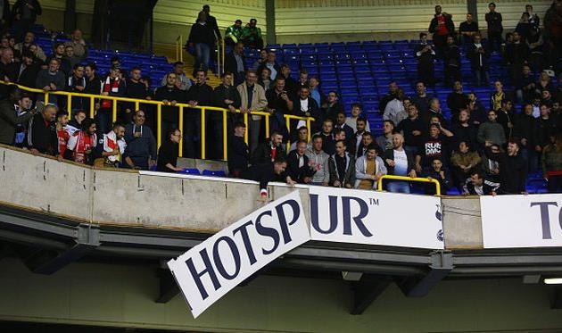 Фанаты портят клубное имущество, Getty Images