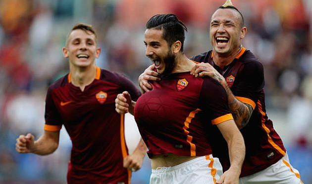 Костас Манолас (по центру) положил начало разгрому Карпи, Getty Images