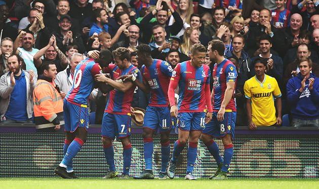 Кристал Пэлас празднует первое взятие ворот соперника, Getty Images