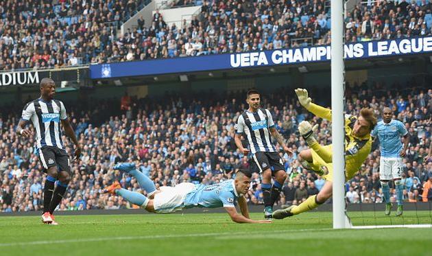 Агуэро отличился пента-триком, Getty Images