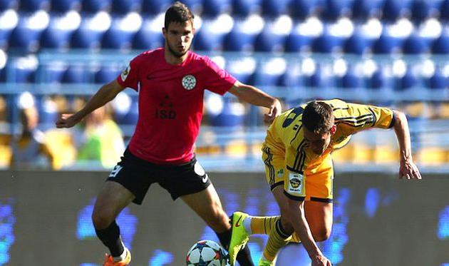 Валерий Кучеров (слева), ФК Сталь