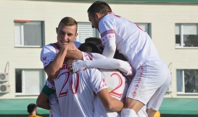 Игроки Черкасского Днепра празднуют гол, ckdnipro.com.ua