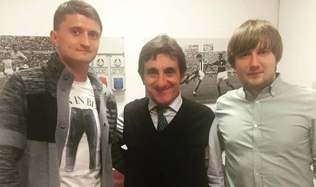 Василий Прийма (слева) вместе с президентом Торино Урбано Каиро (по центру) и своим агентом, Facebook