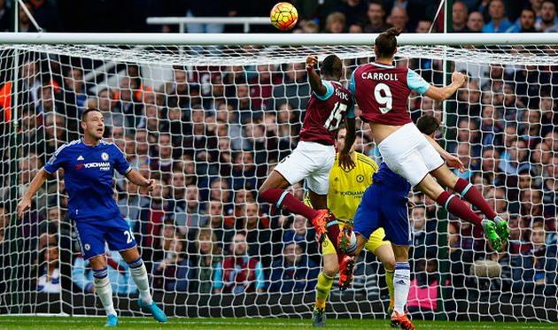 Энди Кэрролл забивает победный гол Челси, Getty Images