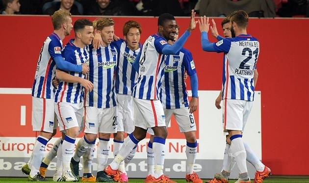 Игроки Герты празднуют взятие ворот, Getty Images