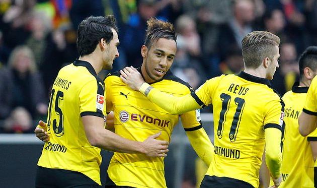 Обамеянг празднует первое взятие ворот Аугсбурга, фото Getty Images