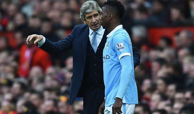 Мануэль Пеллегрини дает указания Келечи Ихеаначо, Getty Images