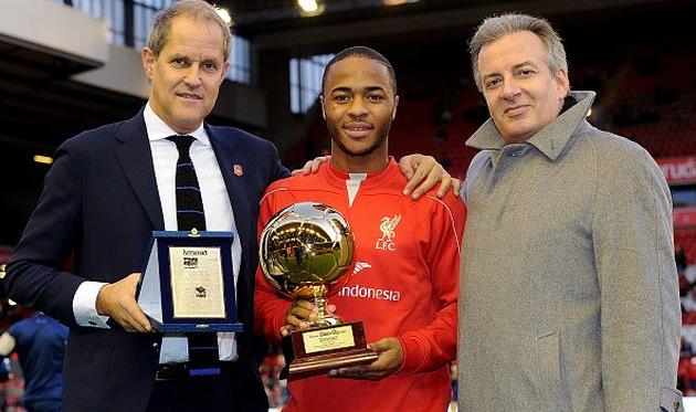 Рахим Стерлинг с вожделенной наградой, Getty Images