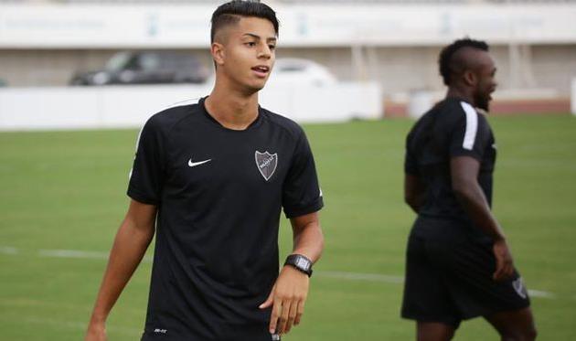 Хашим Мастур во время тренировки Малаги, malaga.eldesmarque.com