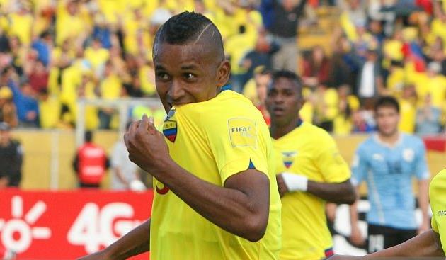 Мартинес празднует забитый мяч, Getty Images