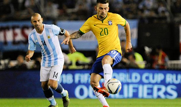 Лукас Лима против Хавьера Маскерано, Getty Images