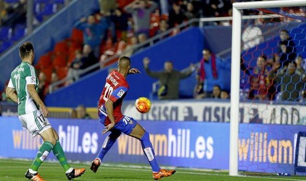 Просто невероятный момент не реализовал Дейверсон, Marca