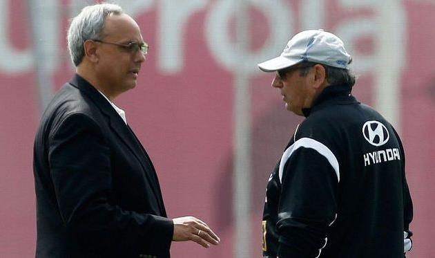 Мануэль Бурга (слева), espnfc