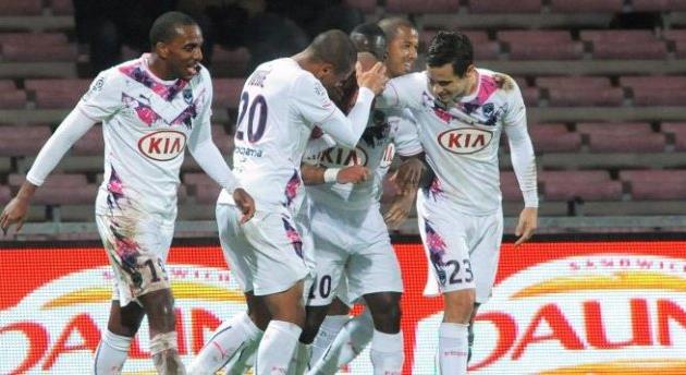 Бордо празднует забитый мяч, girondins.com