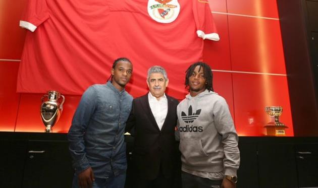 Семеду (слева) и Санчес (справа), ФК Бенфика