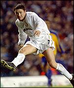 Удар...мимо.