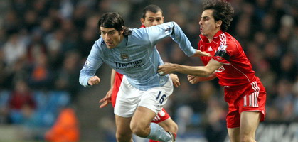 Одна из немногих атак МС. Чорлука против Бенаюна, AFP