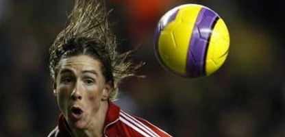 Торрес удивлен. Он забивает, а результата нет... Reuters