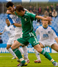 Алексей Сучков (в зеленой форме) отправился в Харьков, fcdnipro.dp.ua