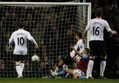 Роналду забивает, фото Reuters