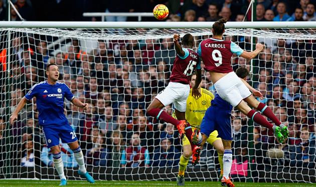 Кэролл забивает Челси, Getty Images