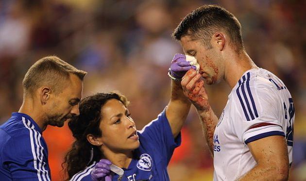 Карнейро в центре, Getty Images