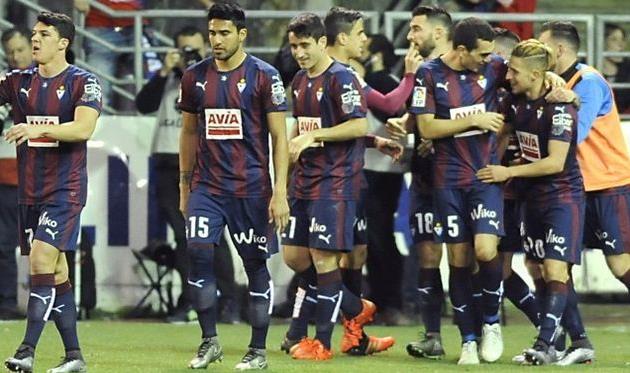 Эйбар дома уверенно побеждает Спортинг