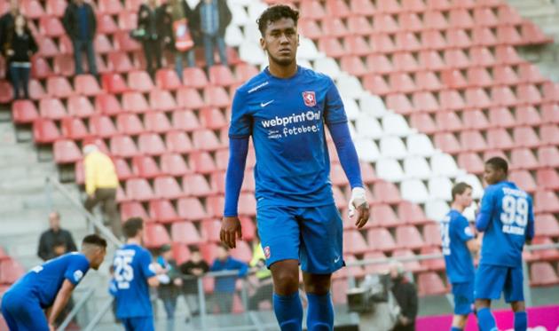 Ренато Тапиа, fcupdate.nl