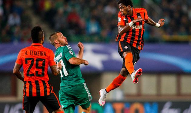 Алекс Тейшейра и Фред против Штефана Хофманна из Рапида, Getty Images