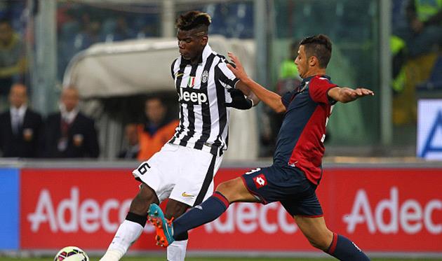 Роландо Мандрагора (справа) против молодого таланта из Юве, Getty Images