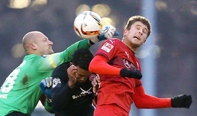 Артем Кравец (справа), vfb.de