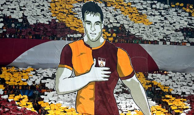 Перфоманс на матче Галатасарая с дортмундской Боруссией, Getty Images