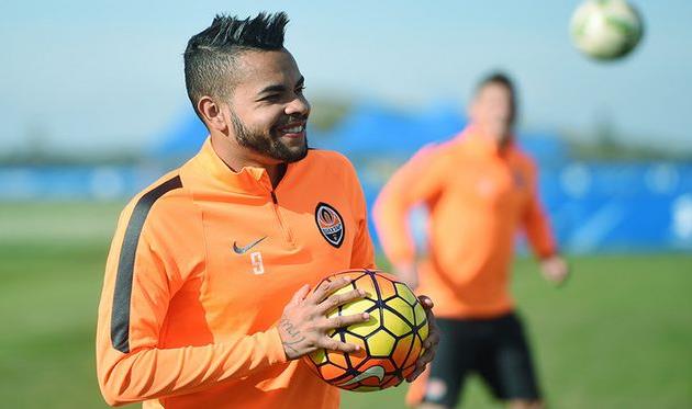 Дентиньо, ФК Шахтер