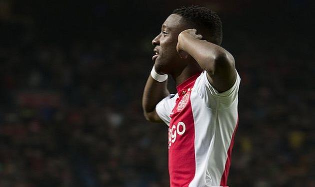 Автор победного гола Базур, Twitter Ajax