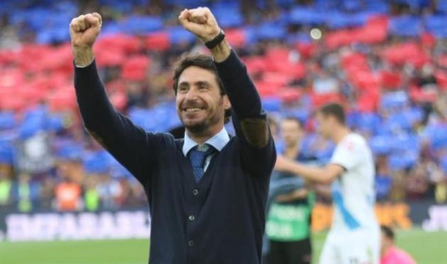 Виктор Санчес дель Амо, MD