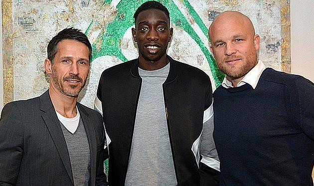 Самбу Ятабаре (в центре), werder.de