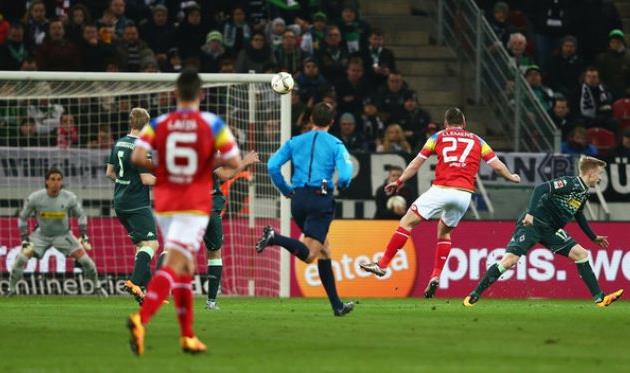 Клеменс забивает, bundesliga.de