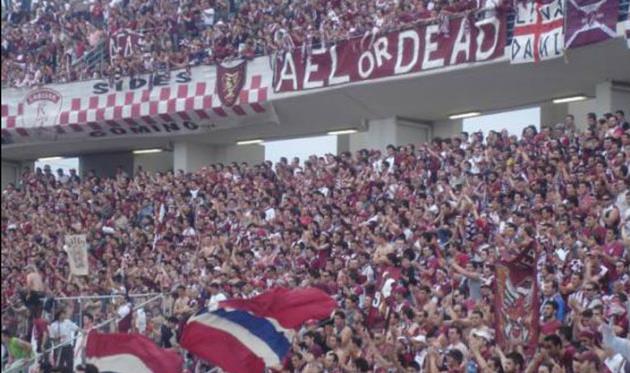 Фанаты АЕЛа, football.co.uk