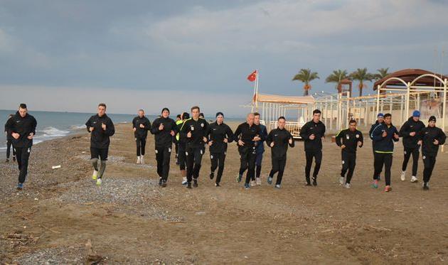 Сталевары на утренней пробежке, fcstal.com