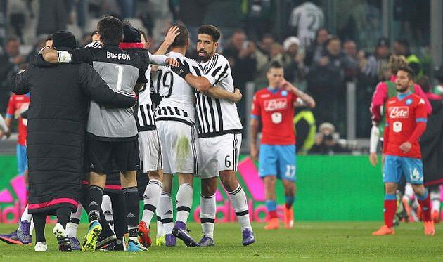 Ювентус празднует победу, getty images