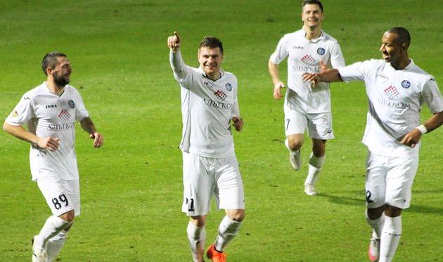 Олимпик празднует очередной гол, olimpik.com.ua