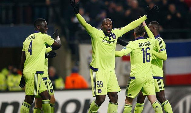 Игроки Андерлехта празднует победный гол, Getty Images