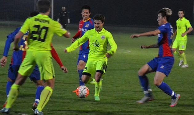 Эдгар Малакян (в центре), fcstal.com