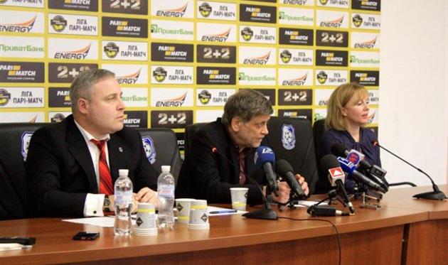 Сергей Керницкий (по центру)